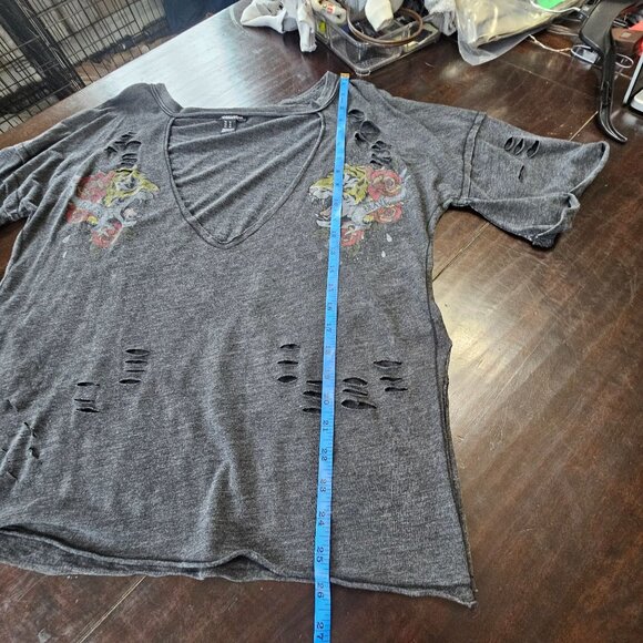 Streetwear Society Women's Tiger T shirt Top Ripped Detail V neck size M - Picture 14 of 16